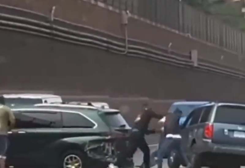 Assault after crash on BQE caught on camera