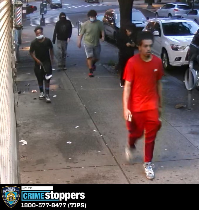51-year-old robbed at knifepoint by Bronx mob