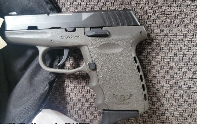 Utica Pulls Gun From Fanny Pack During Argument Utica Pulls Gun From Fanny Pack During Argument