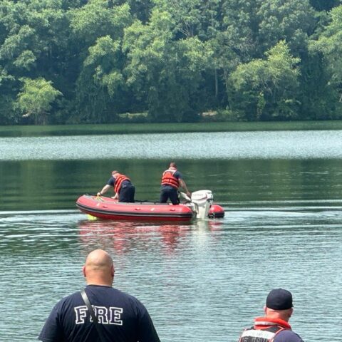 Boater rescued in willingboro - photo licensed by shore news network.