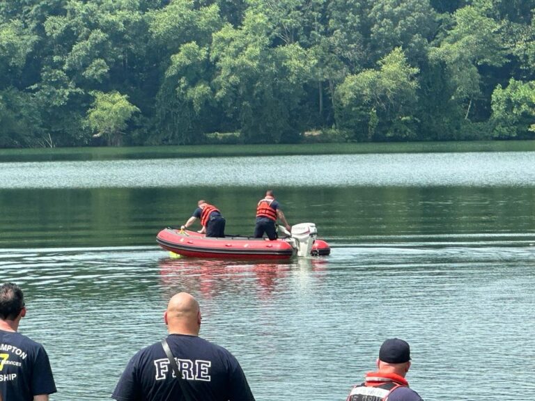Boater rescued in willingboro - photo licensed by shore news network.