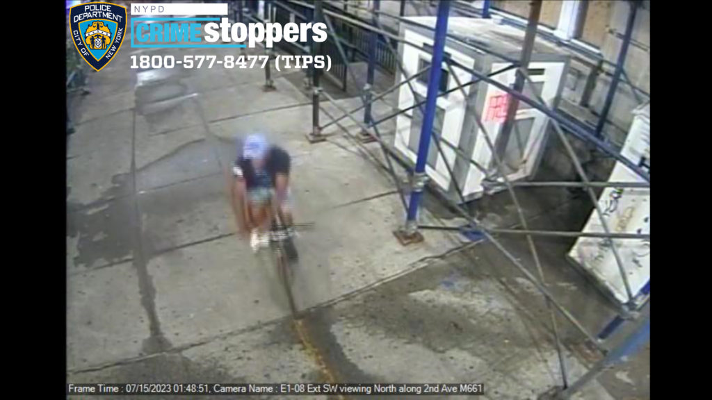 42-Year-Old Woman Robbed in Manhattan 42-Year-Old Woman Robbed in Manhattan