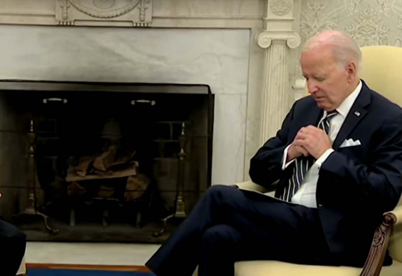 Israeli President Appears Concerned as Biden Mumbles while Reading Notes