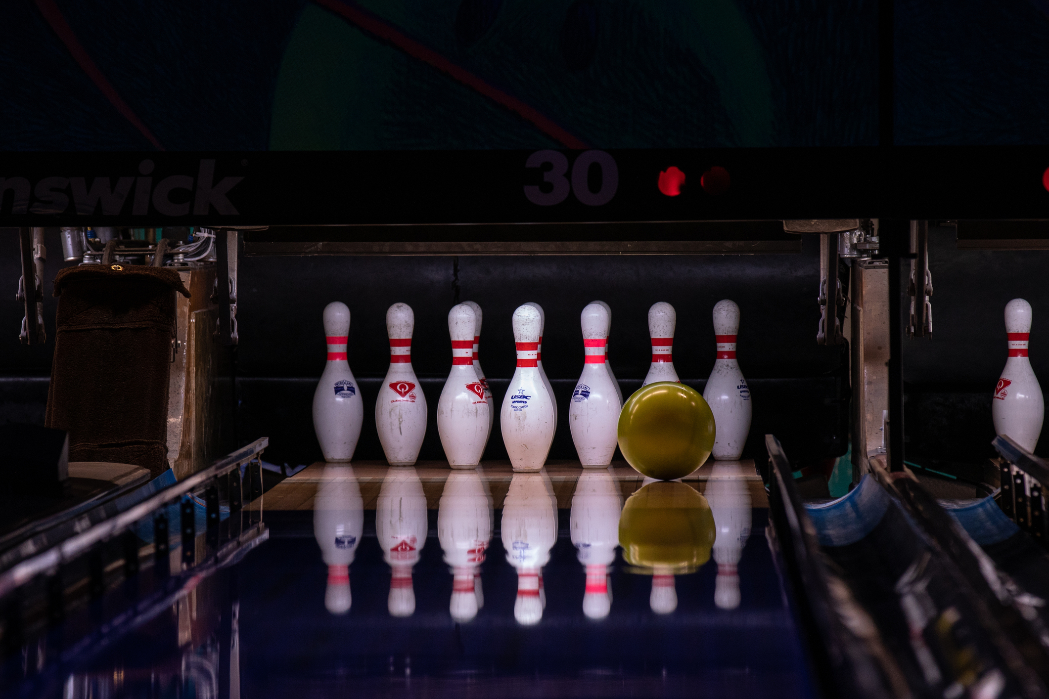 Police arrest bowling alley bully who swung razor blade at patrons
