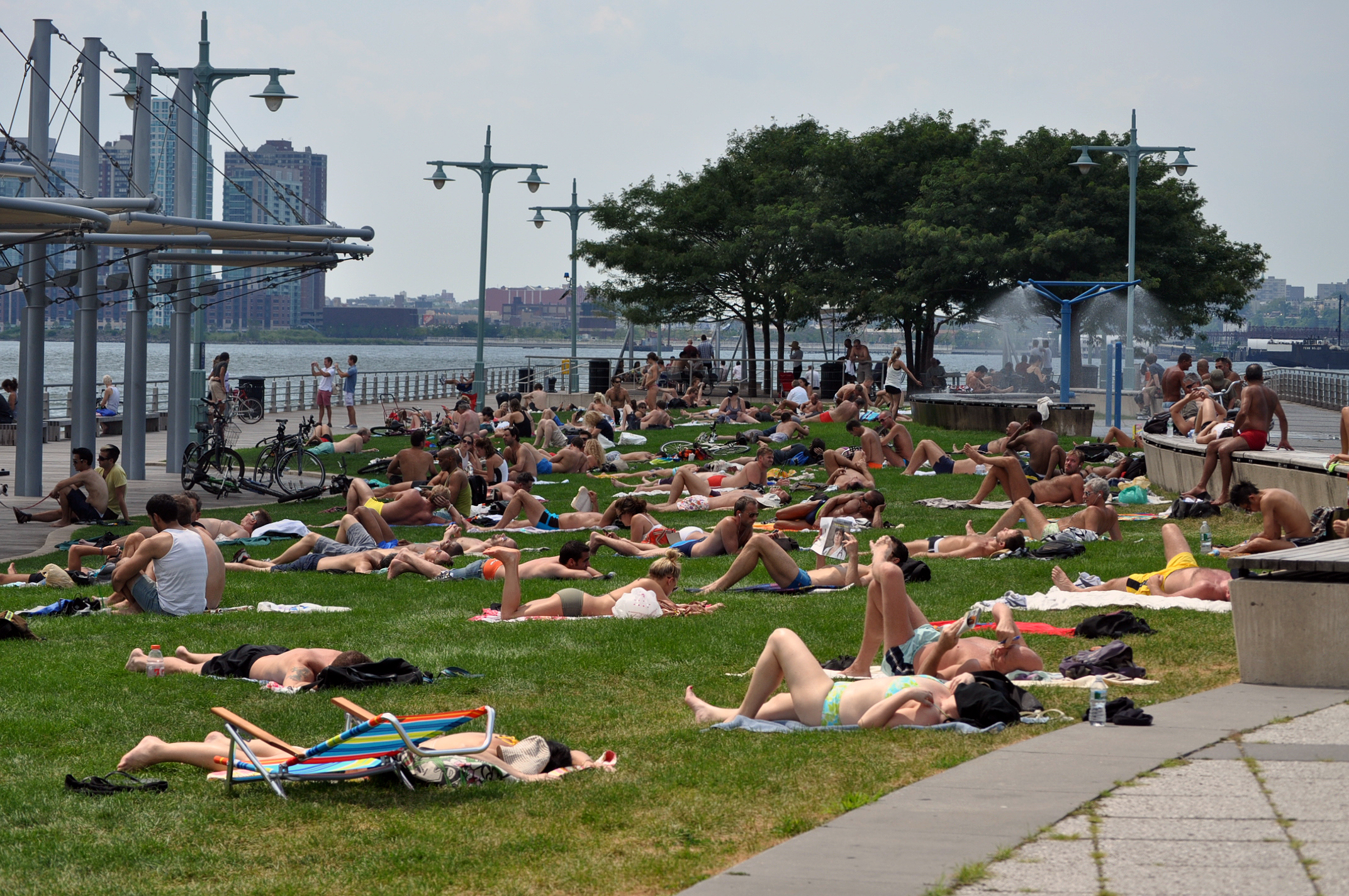 Sunny Day Expected for New York City with Possible Late Afternoon showers