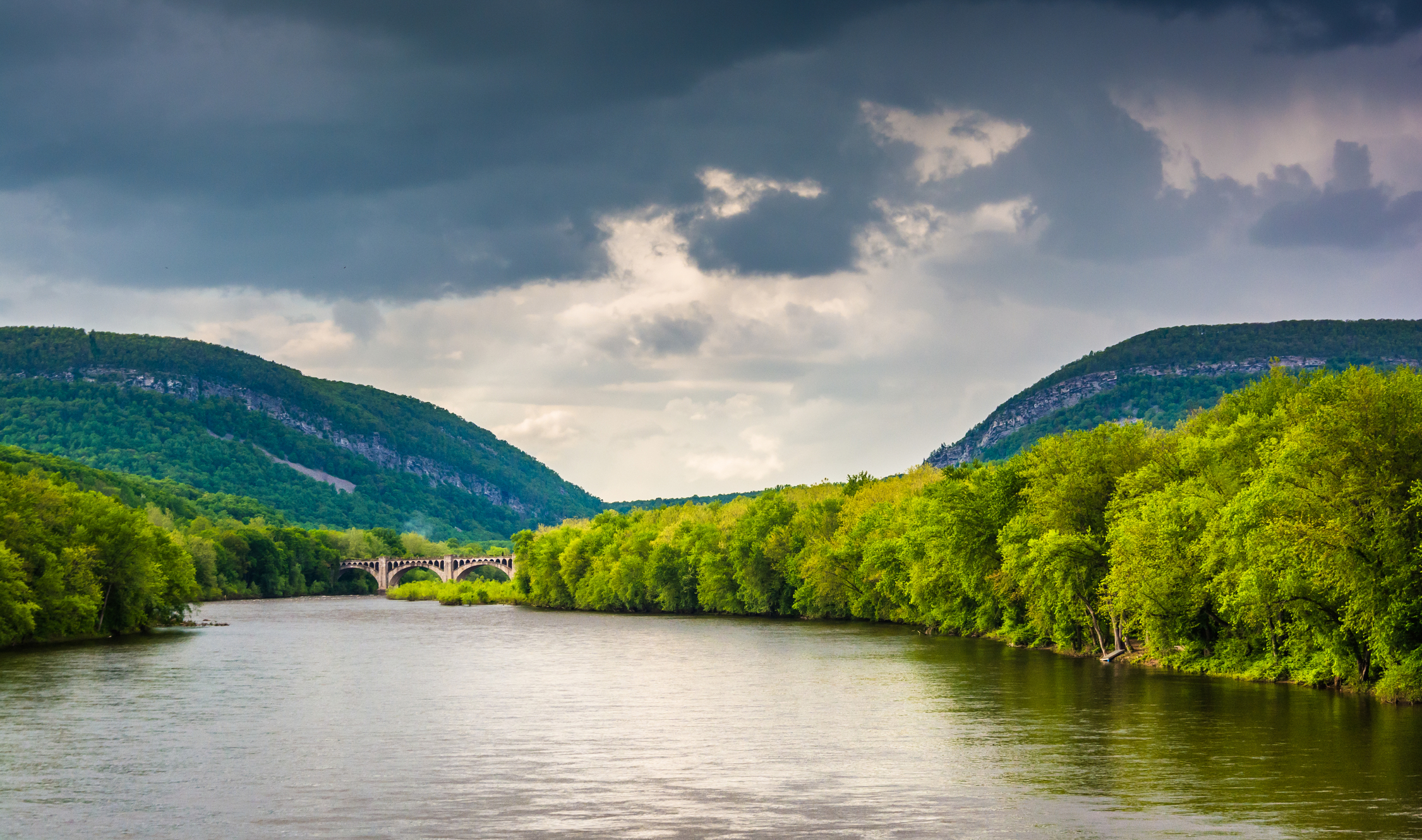 Rescue Crews Continue Search for Teen Missing in Delaware River