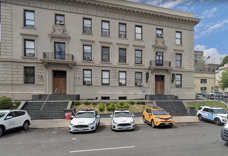 Prisoner escapes NYPD custody through bathroom window