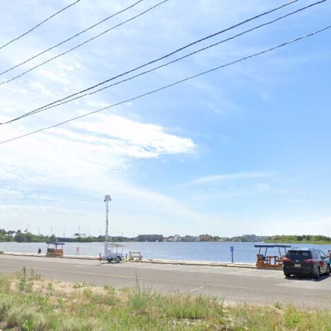 Seaside heights bay beach closed due to high fecal count - photo licensed by shore news network.