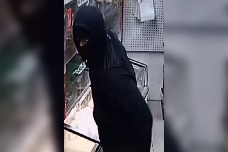 Armed Robbery Reported at Philadelphia Mini Mart