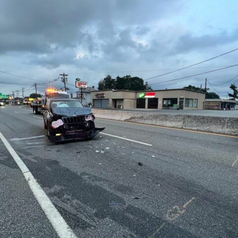 Four car crash in fairlawn results in injuries, tickets - photo licensed by shore news network.