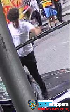 Teens Wanted for Trashing NYPD Car Teens Wanted for Trashing NYPD Car