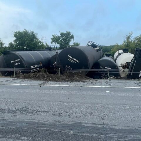Train derailment shuts down route 5 - photo licensed by shore news network.
