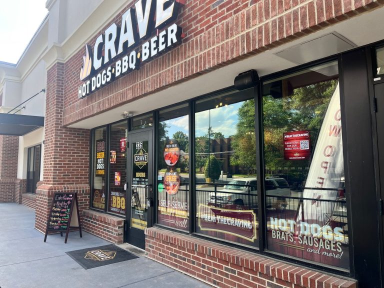 Popular Hot Dog & BBQ Spot to Open in Columbus