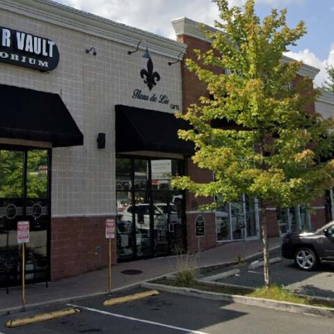 Jewelry thieves break through wall to steal $100k from staten island business - photo licensed by shore news network.