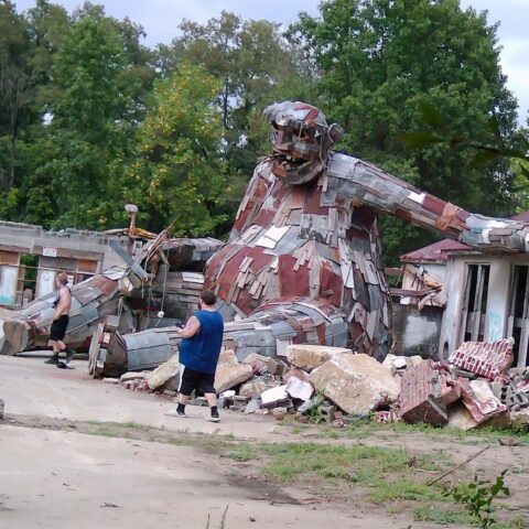 Perps wanted for vandalizing nj landmark big rusty - photo licensed by shore news network.