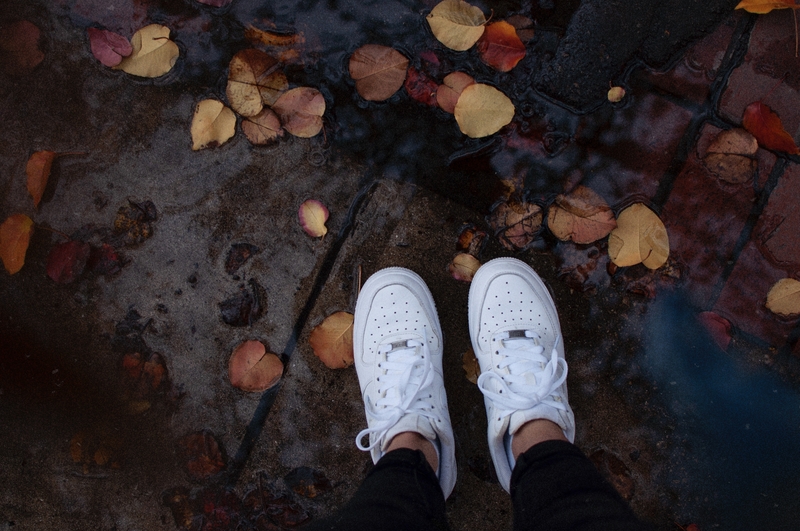 10 Cozy Activities for a Rainy Fall Day Indoors
