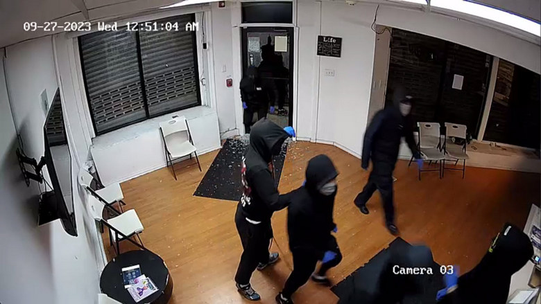 Philadelphia Police Seek Suspects in Looting at Lancaster Pharmacy