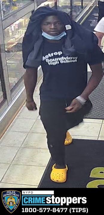 Police Release Photo of Suspect in Knifepoint Robbery Police Release Photo of Suspect in Knifepoint Robbery