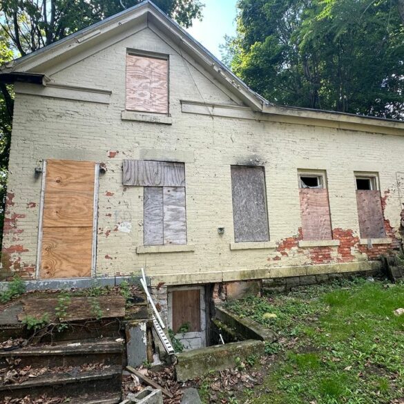 Dangerous abandoned homes used for illegal activities targeted in syracuse - photo licensed by shore news network.