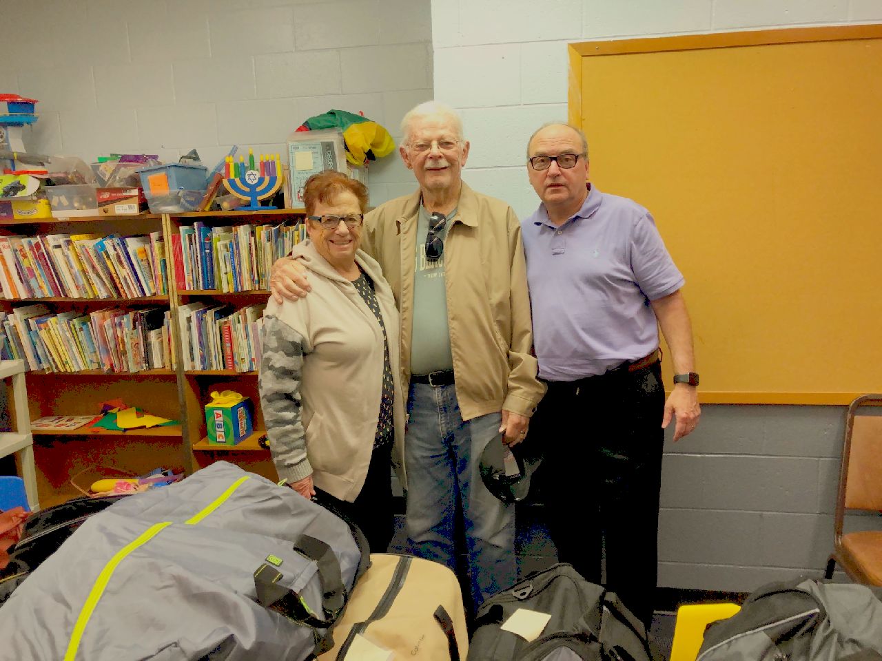 Congregation in Toms River Collects, Sends Supplies for Israeli Soldiers