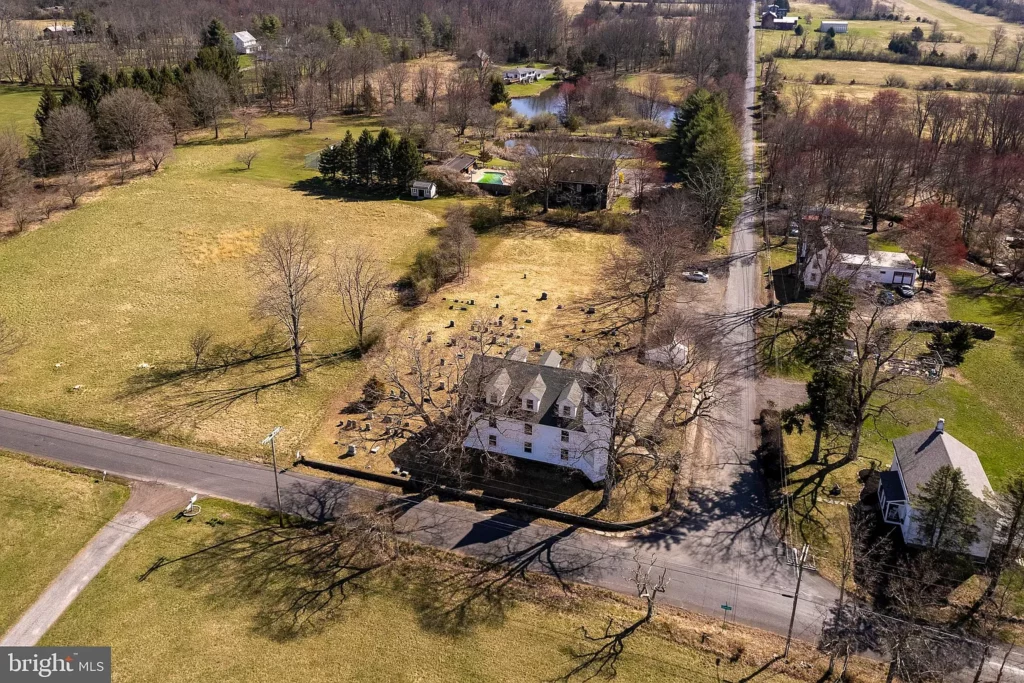 This New Jersey Home on the Market Comes Complete with its Own Cemetery This New Jersey Home on the Market Comes Complete with its Own Cemetery