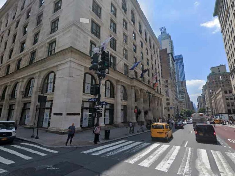 These defunct department stores are missed by new yorkers years after they closed - photo licensed by shore news network.