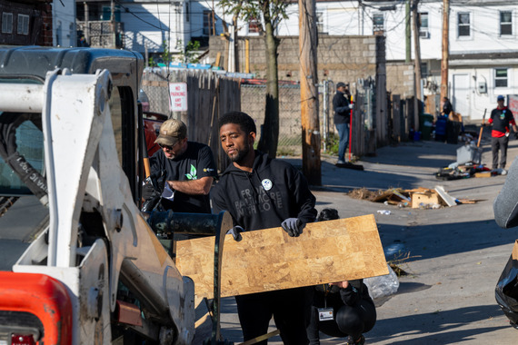 Volunteers Help Cleanup Areas of Baltimore