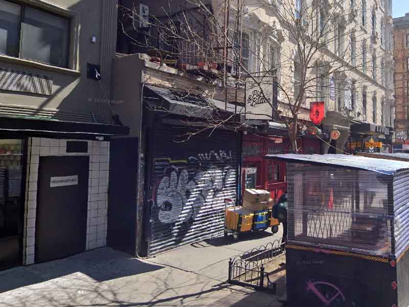 Man Shot, Wife Slashed at Manhattan Irish Pub