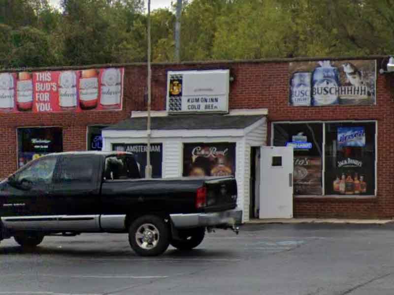 Woman Threatens Kum-On-Inn Bar Employees With Knife