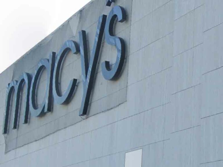 Jewelry smash and grab burglary at new jersey department store - photo licensed by shore news network.