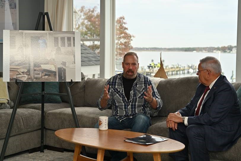 Senator Menendez Meets With Toms River Resident Over Sandy Recovery Issues