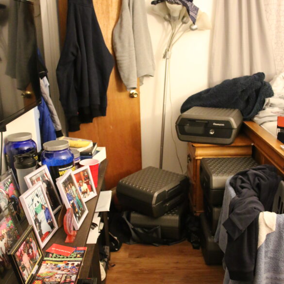 Police find $305k in cash, kilo of cocaine at drug dealer's home - photo licensed by shore news network.