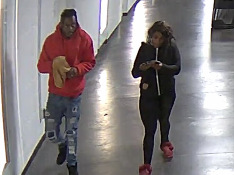 Couple Sought in Manhattan Robbery