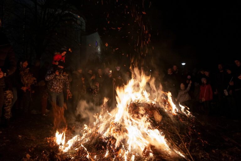 Governor murphy rejects bill permitting upholds ban on open-air christmas tree burning - photo licensed by shore news network.