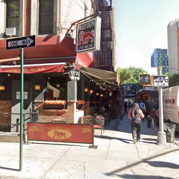 The new york city police department is requesting public assistance in identifying an assailant involved in a recent assault. The incident occurred on friday, at approximately 5:10 am, outside the red lion at 151 thompson street.