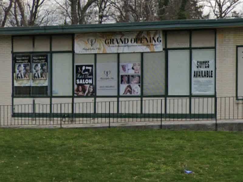 Woman Robbed Outside Wilmington Beauty Salon
