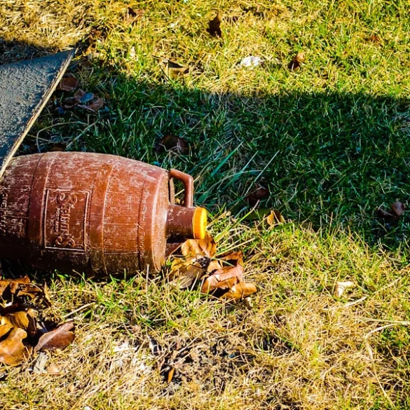 This stewart's root beer jug washed up along the shore of the barnegat bay - photo licensed by shore news network.