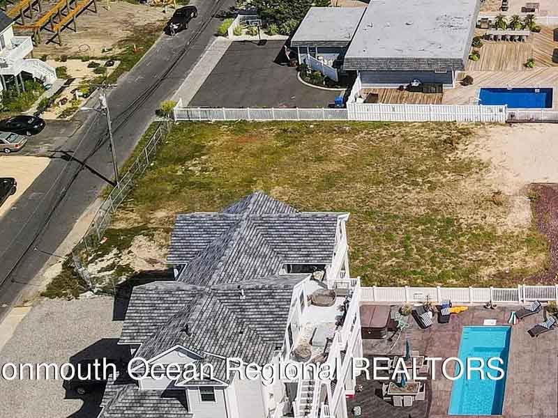 Building a Home on This Empty Toms River Lot Will Cost you $12,000,000 Per Acre
