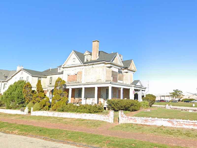 Watch As 90-Year-Old Abandoned Oceanfront Hotel Demolished for Townhomes