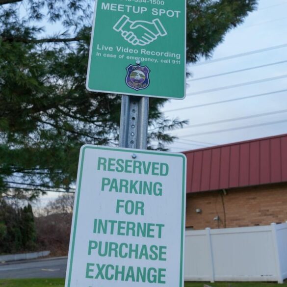 Don't get scammed or robbed with online exchanges; rockland county offers safe exchange location - photo licensed by shore news network.