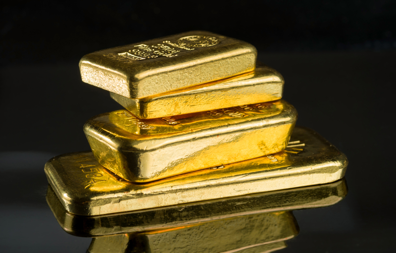FBI Links Gold Bars Found At Bob Menendez Home to 2013 Robbery, Bribery Suspect