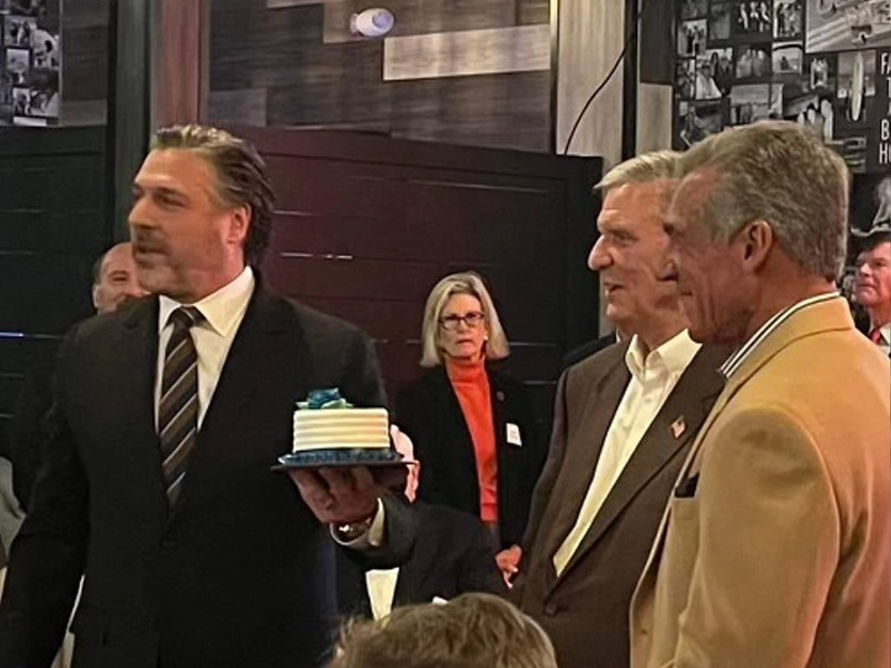 New Jersey GOP Candidates for Governor Exchange Birthday Jeers and Holiday Smears