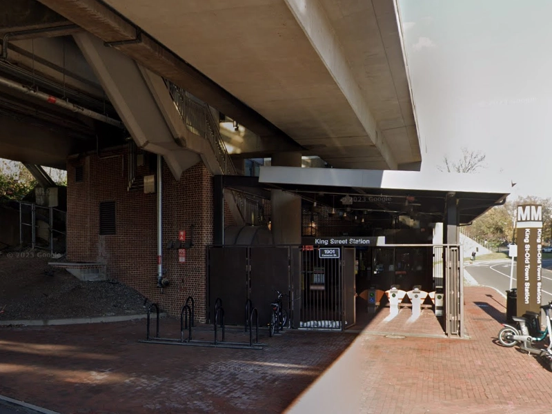 Robbery and Assault Investigation at King Street-Old Town Metro Station