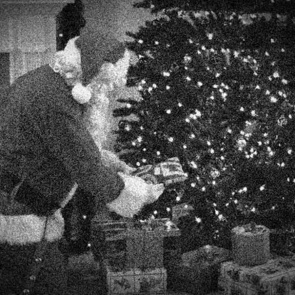 Multiple santa sightings reported across florida - photo licensed by shore news network.