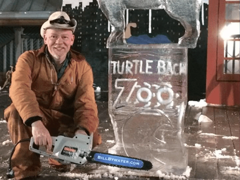 Turtle Back Zoo Illuminates Holidays with Festive Lights Display