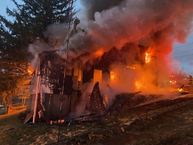 One Dead in Maryland Christmas Eve Fire