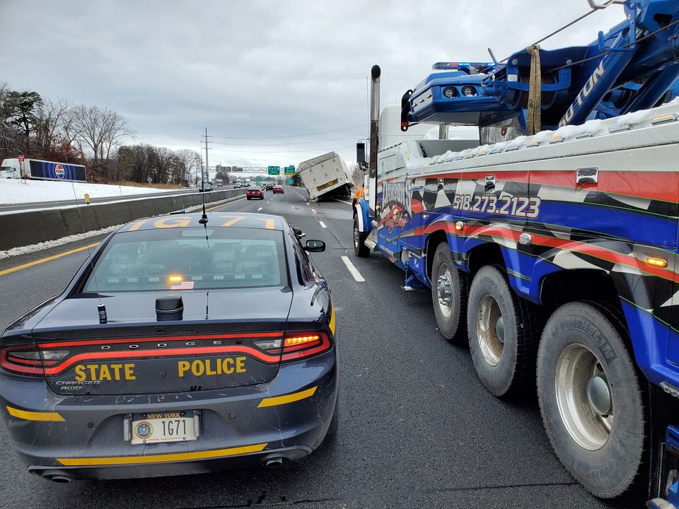 Overturned Mobile Home Causes Traffic Jam on I-90