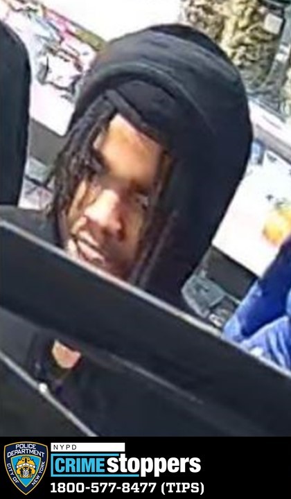 Group Assault and Robbery on Victory Boulevard: NYPD Investigating