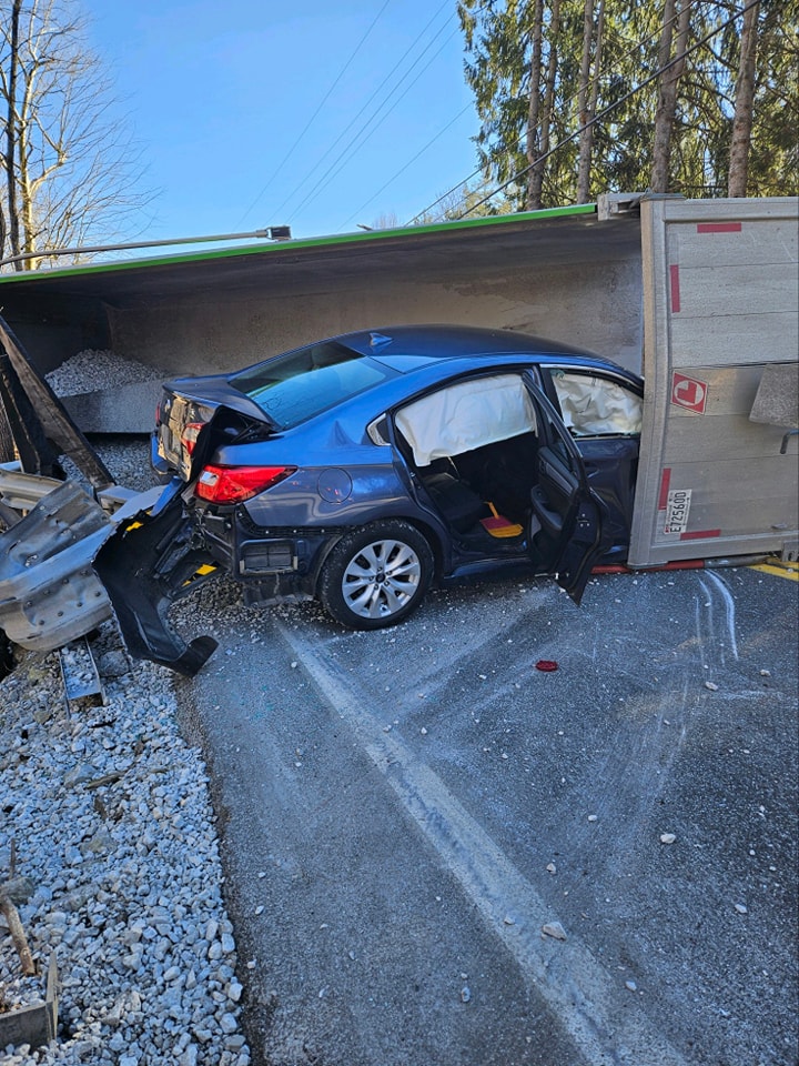 Road Closure Alert: Overturned Dump Truck Incident at Blooming Grove and Smoketown Roads