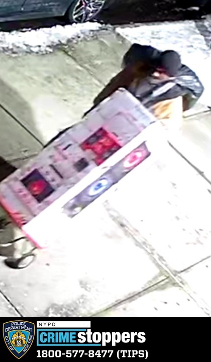 Break-In and Theft in Bedford Park Leaves Residents on High Alert